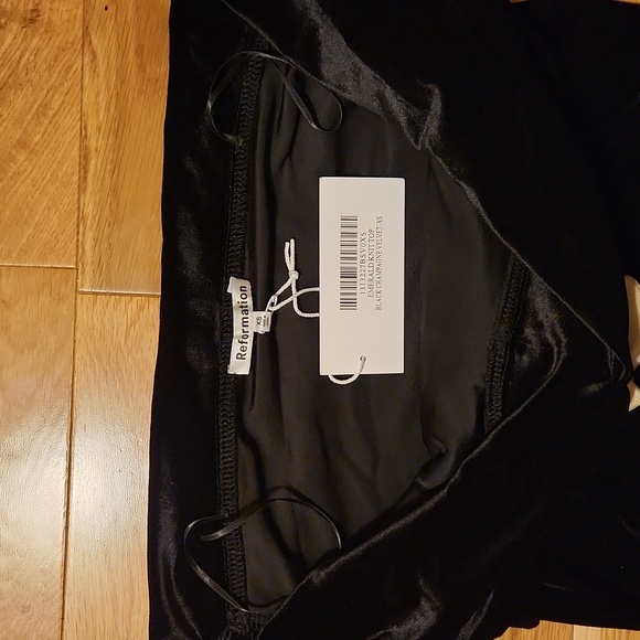 Reformation Emerald Knit Top in Black & Champagne - Picture 6 of 7